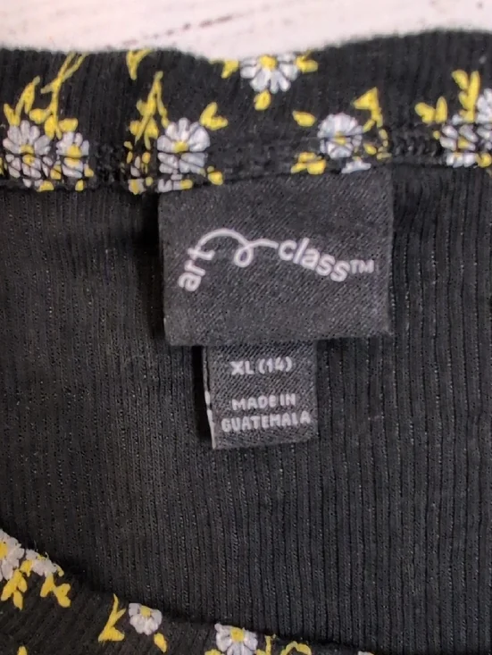 art class Black Floral Scoop Crop Top - Picture 2 of 4